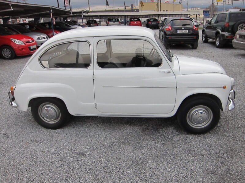 SEAT 600D SEAT 600D
