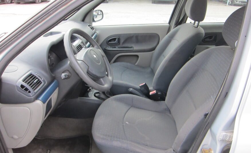 RENAULT Clio 1.5 DCI