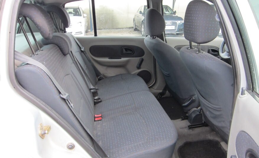 RENAULT Clio 1.5 DCI