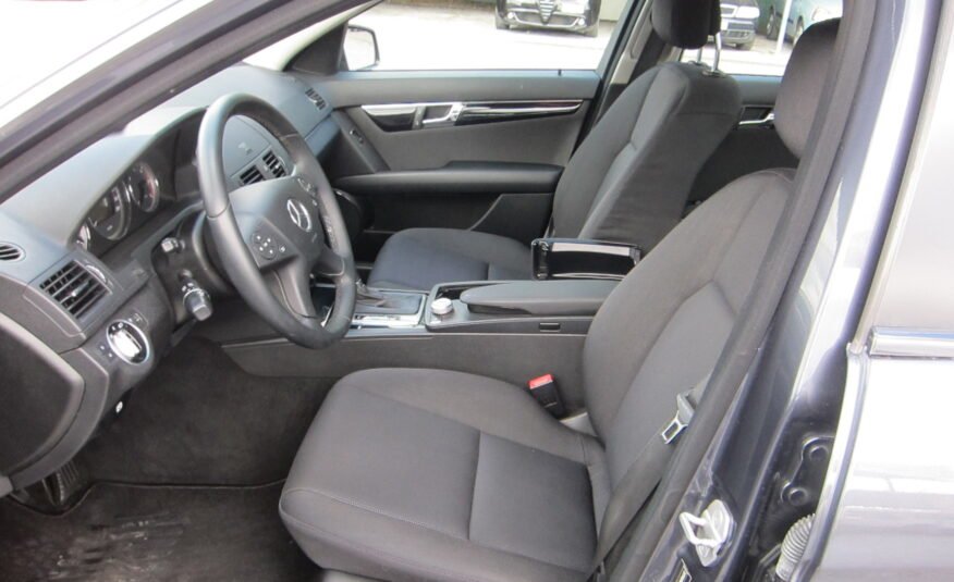 MERCEDES-BENZ C220 CDI BERLINA