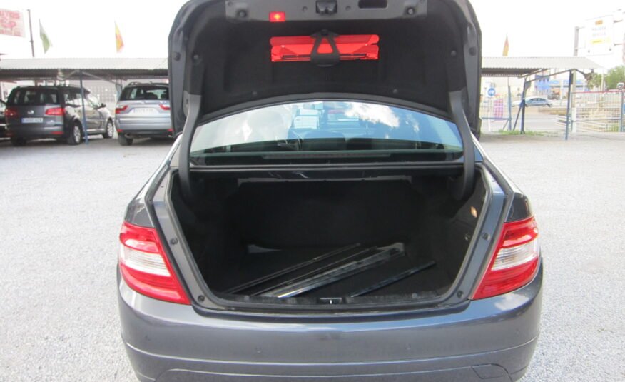 MERCEDES-BENZ C220 CDI BERLINA