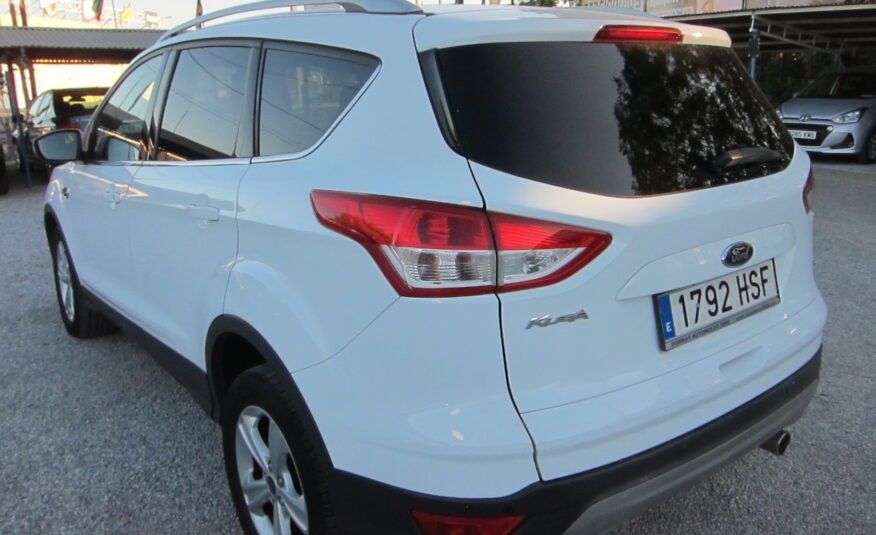 FORD Kuga 2.0 TDCi 2WD Titanium 5p.