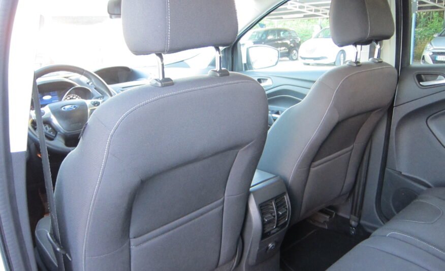 FORD Kuga 2.0 TDCi 2WD Titanium 5p.