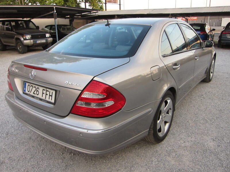 MERCEDES E320 CDI 4 PUERTAS