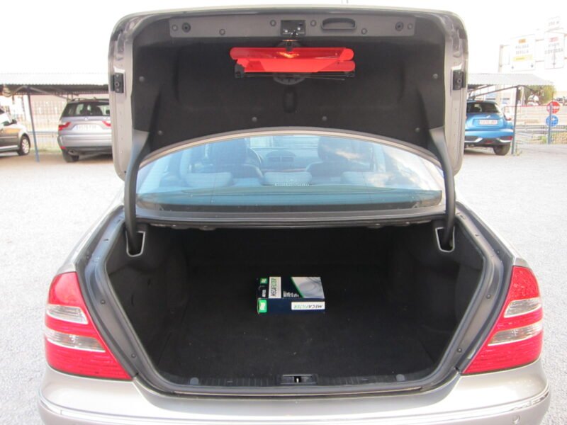 MERCEDES E320 CDI 4 PUERTAS