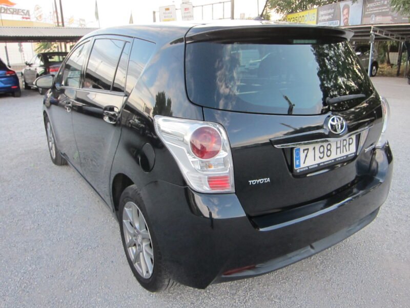 TOYOTA VERSO 5 PLAZAS