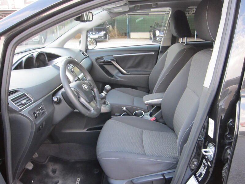 TOYOTA VERSO 5 PLAZAS