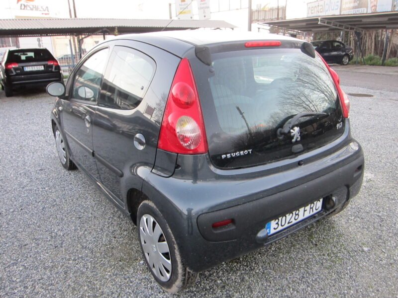 PEUGEOT 107 1.0 i