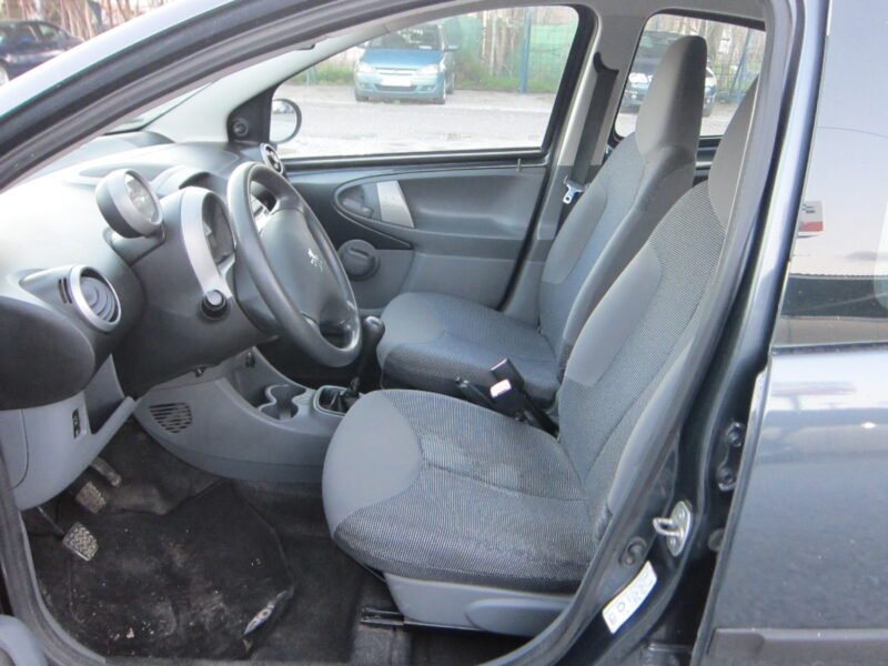 PEUGEOT 107 1.0 i