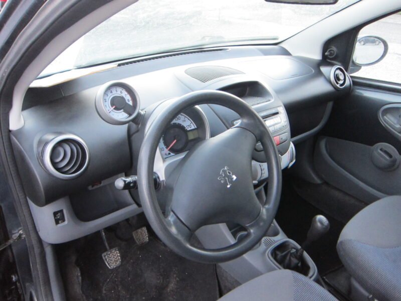 PEUGEOT 107 1.0 i