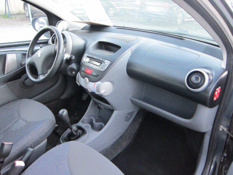 PEUGEOT 107 1.0 i