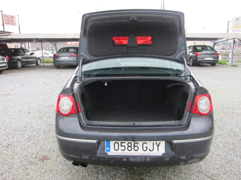 VOLKSWAGEN Passat 2.0 TDI