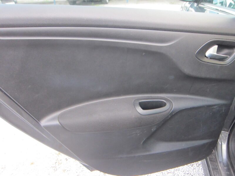 CITROEN C-ELYSEE 1.2 i